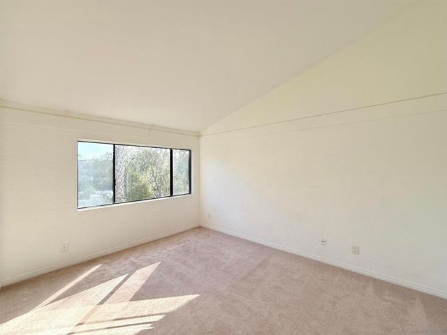 8725 Caminito Abrazo, La Jolla, CA 92037