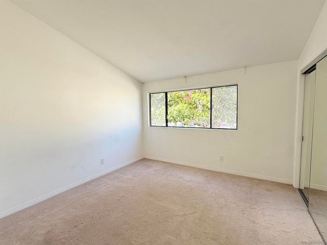 8725 Caminito Abrazo, La Jolla, CA 92037