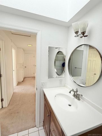 8725 Caminito Abrazo, La Jolla, CA 92037