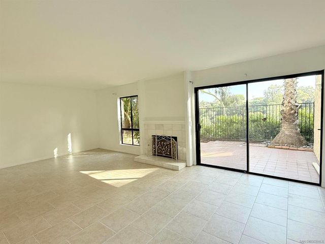 8725 Caminito Abrazo, La Jolla, CA 92037