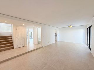 8725 Caminito Abrazo, La Jolla, CA 92037