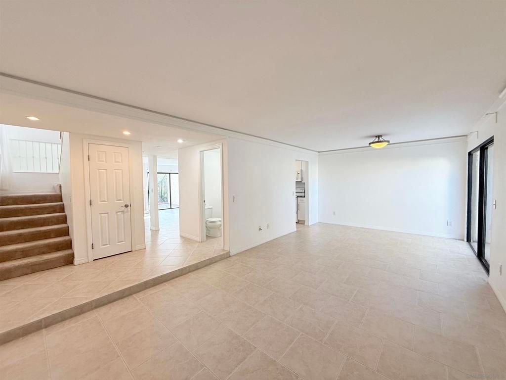 8725 Caminito Abrazo, La Jolla, CA 92037