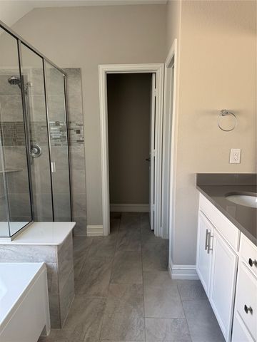 4817 Big Bear Circle, Fort Worth, TX 76244