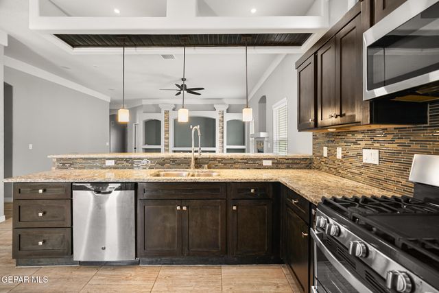 654 DARLINGTON Drive, El Paso, TX 79928