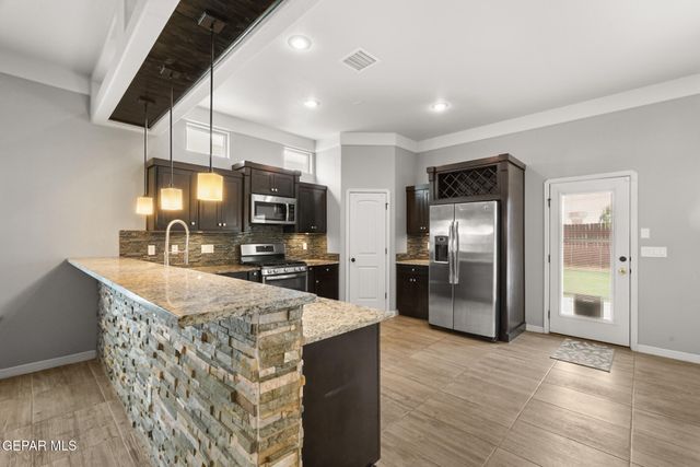 654 DARLINGTON Drive, El Paso, TX 79928