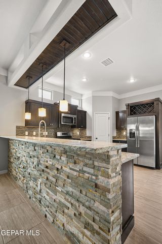 654 DARLINGTON Drive, El Paso, TX 79928
