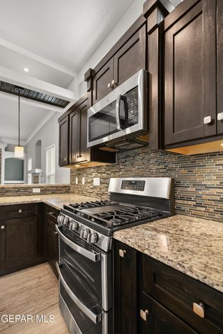 654 DARLINGTON Drive, El Paso, TX 79928