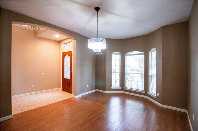 3318 Shadowcrest Court, Montgomery, TX 77356