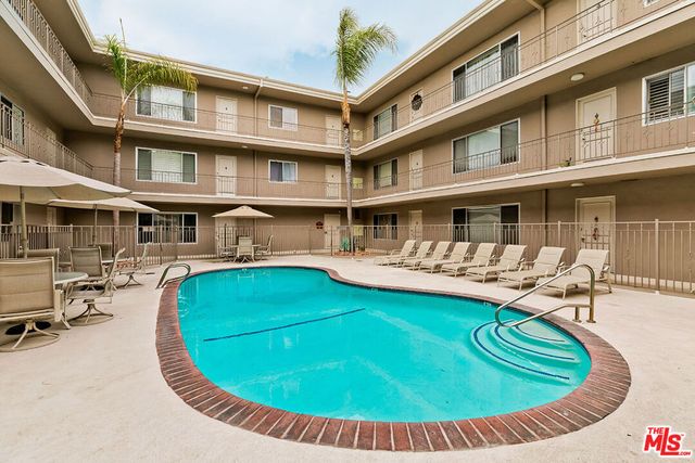 2002 4th Street 203, Santa Monica, CA 90405