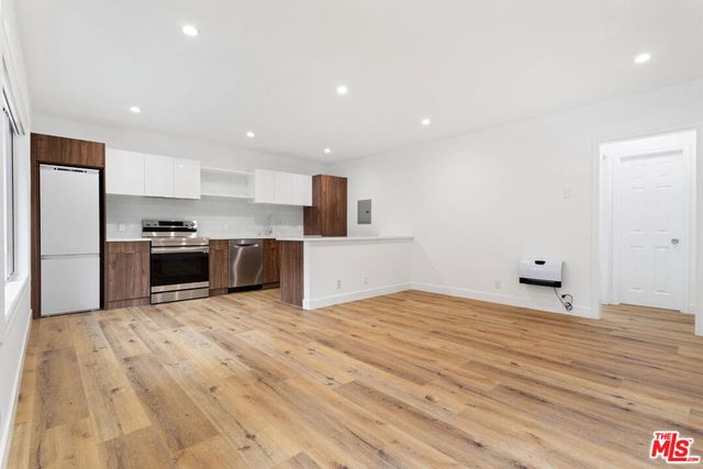 2002 4th Street 203, Santa Monica, CA 90405