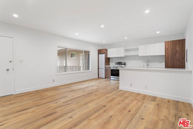 2002 4th Street 203, Santa Monica, CA 90405