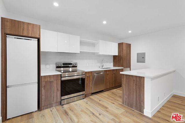 2002 4th Street 203, Santa Monica, CA 90405