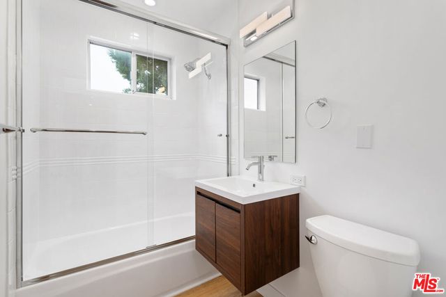 2002 4th Street 203, Santa Monica, CA 90405