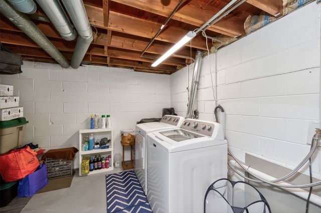 4128 70th Street, Urbandale, IA 50322