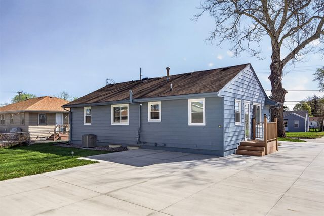 4128 70th Street, Urbandale, IA 50322