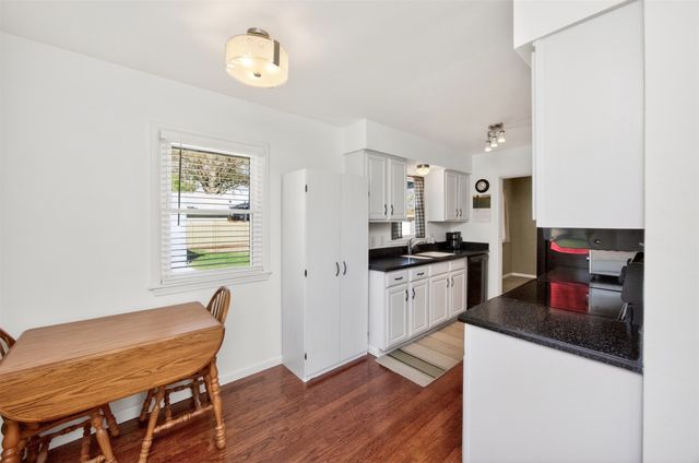 4128 70th Street, Urbandale, IA 50322
