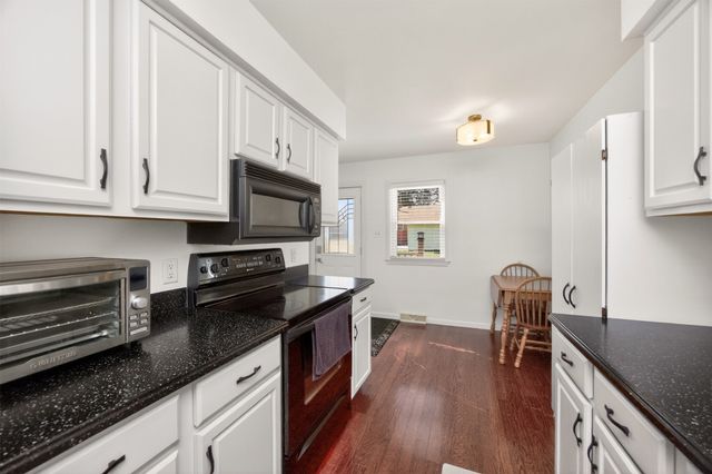 4128 70th Street, Urbandale, IA 50322