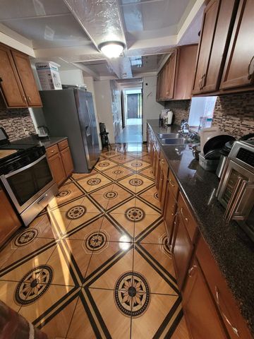 2013 Deats Road, Dickinson, TX 77539