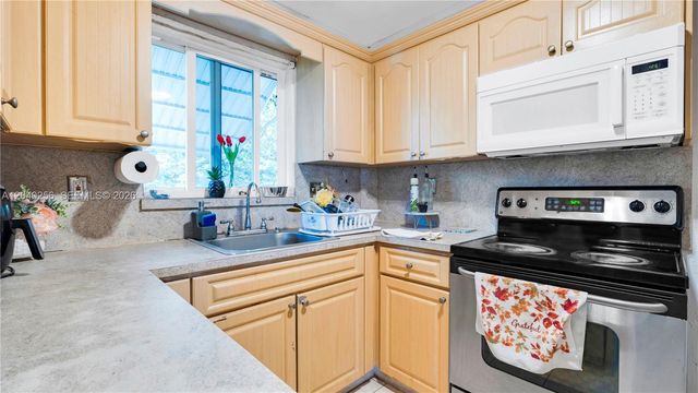 3145 Hollywood Blvd, Hollywood, FL 33021