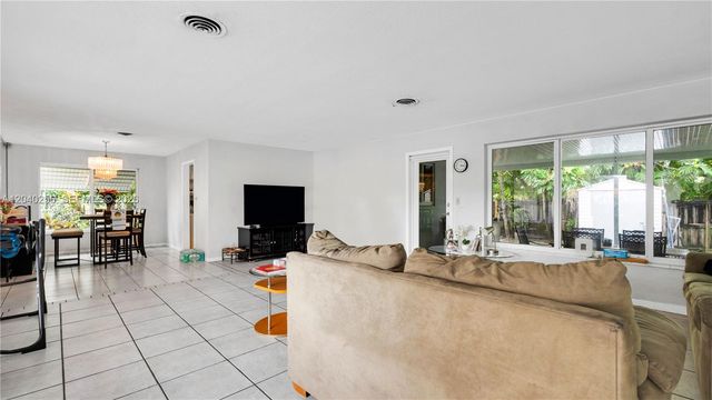 3145 Hollywood Blvd, Hollywood, FL 33021