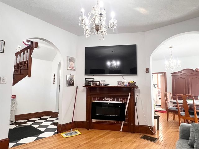 `146 Woodrow Ave, Boston, MA 02124