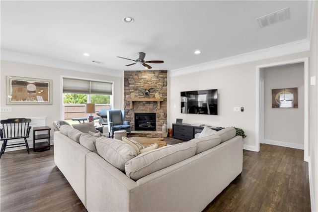 124 Wood Hollow Drive, Woodstock, GA 30188