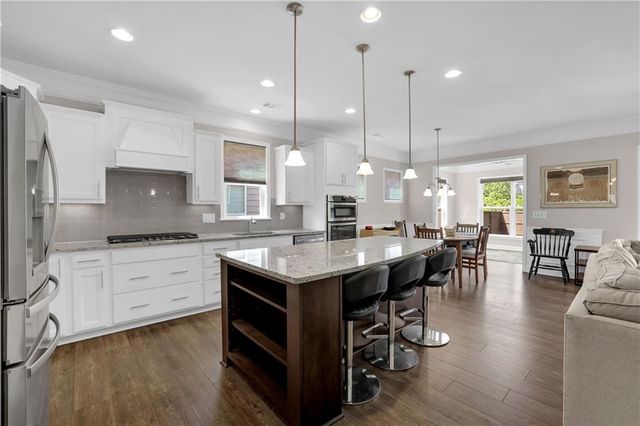 124 Wood Hollow Drive, Woodstock, GA 30188