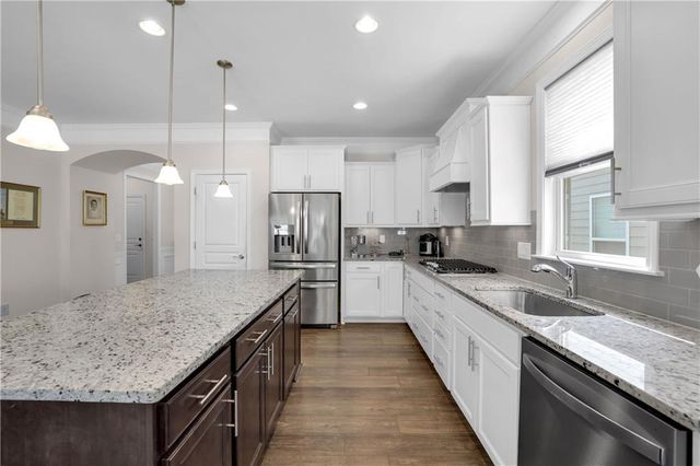 124 Wood Hollow Drive, Woodstock, GA 30188