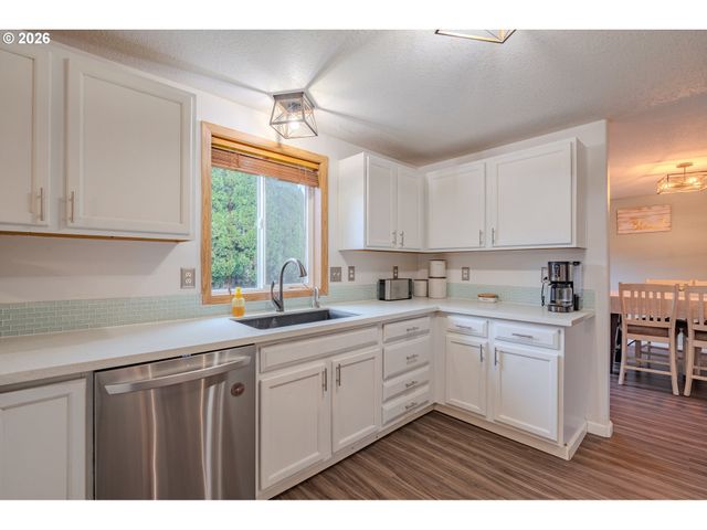 1965 BLACKTAIL Ln, Woodland, WA 98674