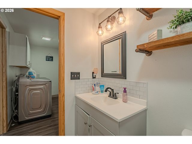 1965 BLACKTAIL Ln, Woodland, WA 98674