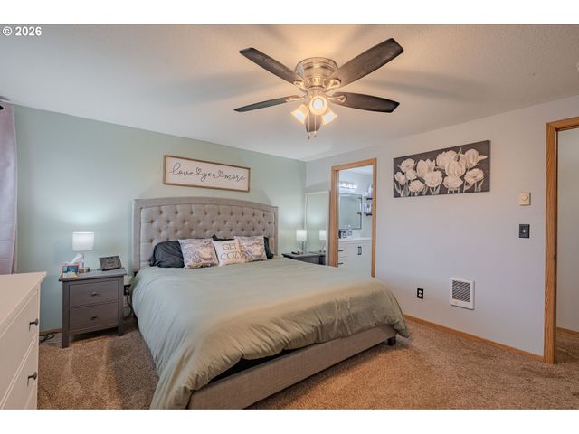 1965 BLACKTAIL Ln, Woodland, WA 98674