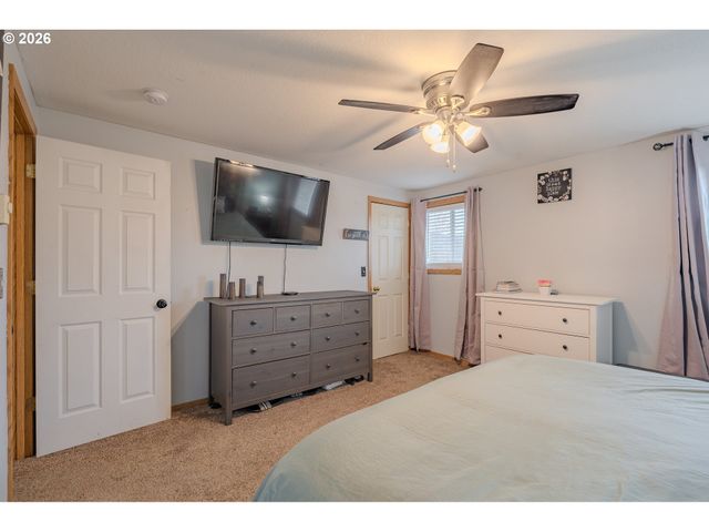 1965 BLACKTAIL Ln, Woodland, WA 98674