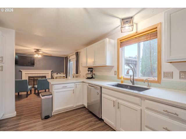 1965 BLACKTAIL Ln, Woodland, WA 98674