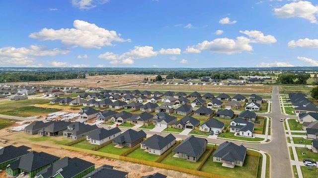 1906 Farmer Street, Pea Ridge, AR 72751