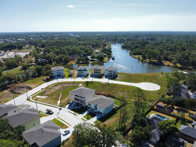 1913 Cindy Court, Dickinson, TX 77539