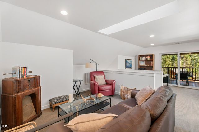 55377 Big River Drive, Bend, OR 97707