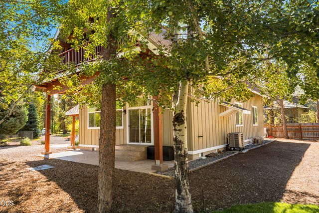 55377 Big River Drive, Bend, OR 97707