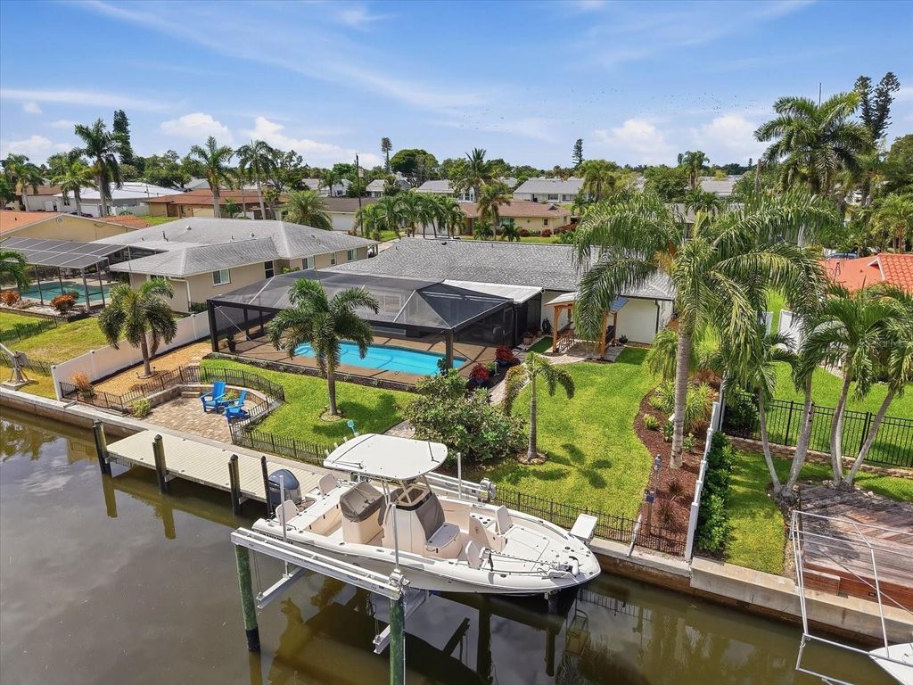 Image 31 of property listing at 4511 BIMINI DRIVE, Bradenton, FL 34210