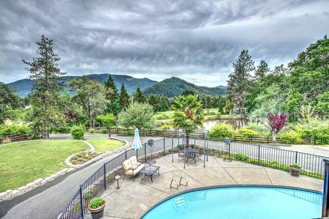 100 Springbrook Drive, Grants Pass, OR 97527