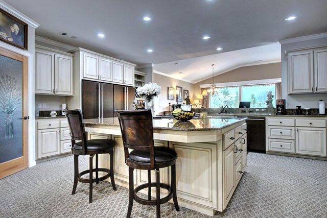 100 Springbrook Drive, Grants Pass, OR 97527