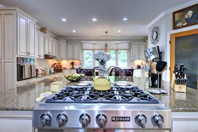 100 Springbrook Drive, Grants Pass, OR 97527