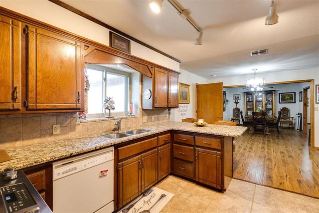 6400 E Etowah Road, Noble, OK 73068