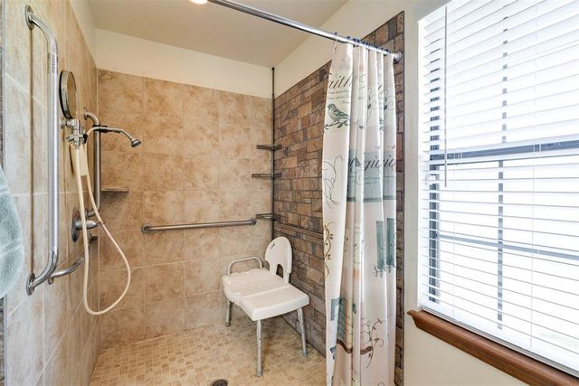 6400 E Etowah Road, Noble, OK 73068