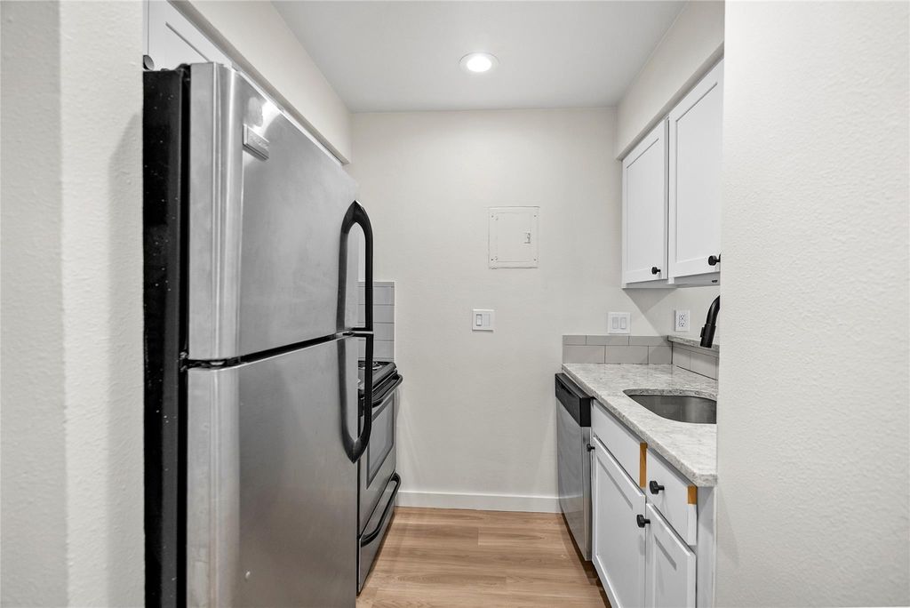 3819 Southway DR 208, Austin, TX 78704