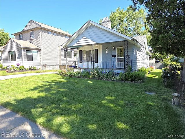 952 Lakeview Street, Waterford, MI 48328