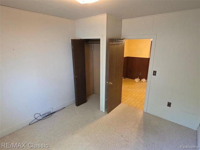 952 Lakeview Street, Waterford, MI 48328