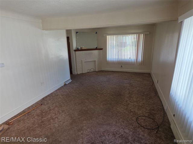 952 Lakeview Street, Waterford, MI 48328