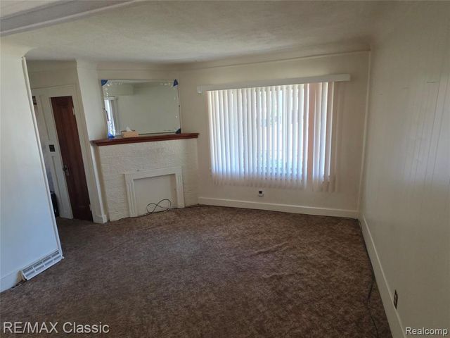 952 Lakeview Street, Waterford, MI 48328