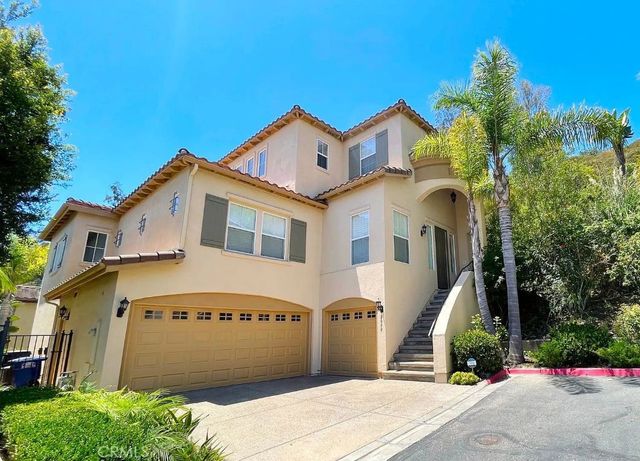8058 Gilman Ct, La Jolla, CA 92037
