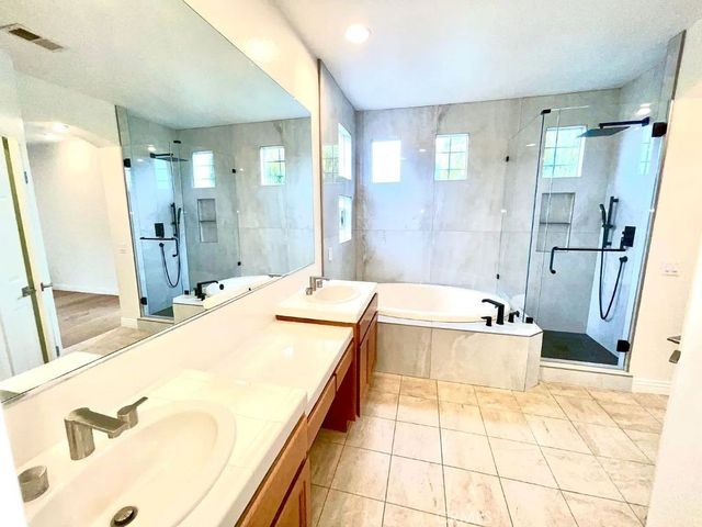 8058 Gilman Ct, La Jolla, CA 92037